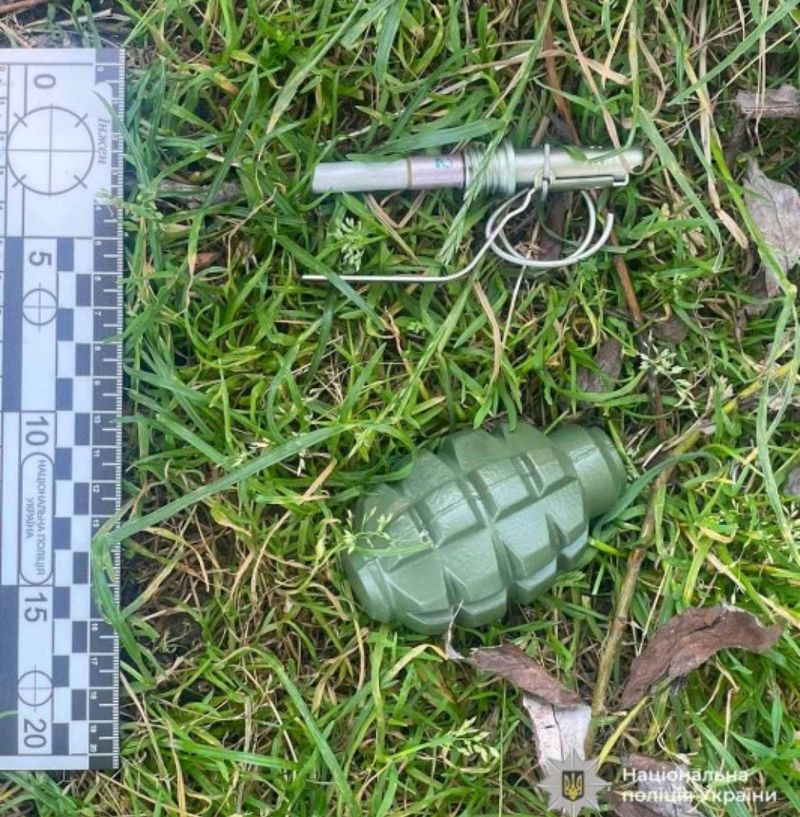На Вінниччині чоловіка рятували від самогубства, а виявили в нього арсенал боєприпасів