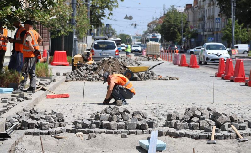 У Вінниці на 6 днів змінять рух транспорту на центральній вулиці