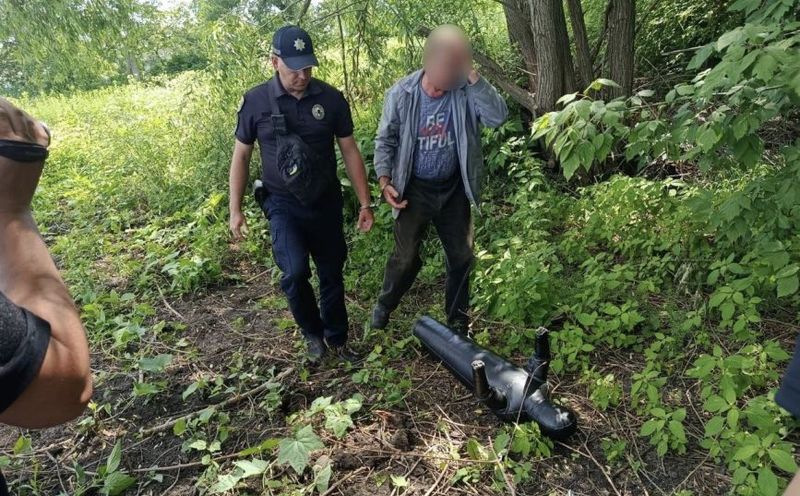 Інсценував вбивство сусідки під нещасний випадок: слідчі поліції повідомили про підозру жителю Вінницького району