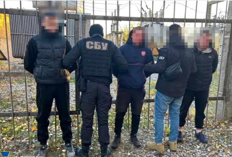 рф вербує підлітків за кордоном для терору