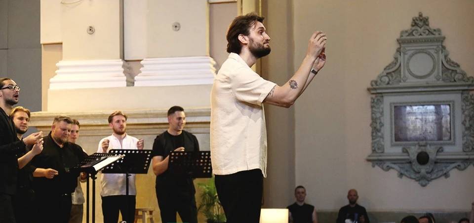 Зірка “Гоміну” очолив хор Верьовки
