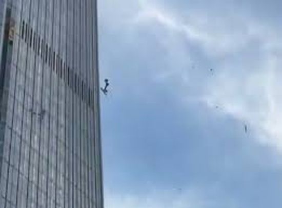 У Пекіні літак врізався у найвищий хмарочос міста — CITIC Tower