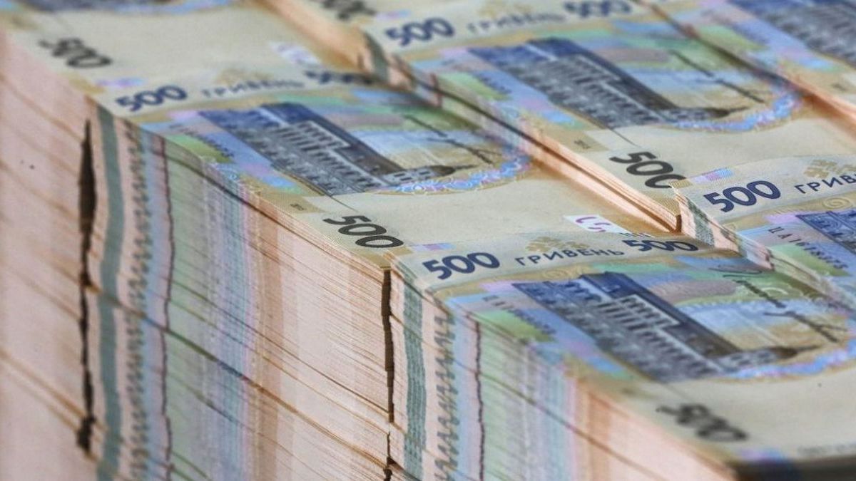 До миру ще далеко і, схоже, в нього вірять не всі: “чорний бізнес” масово виводить величезні суми за кордон