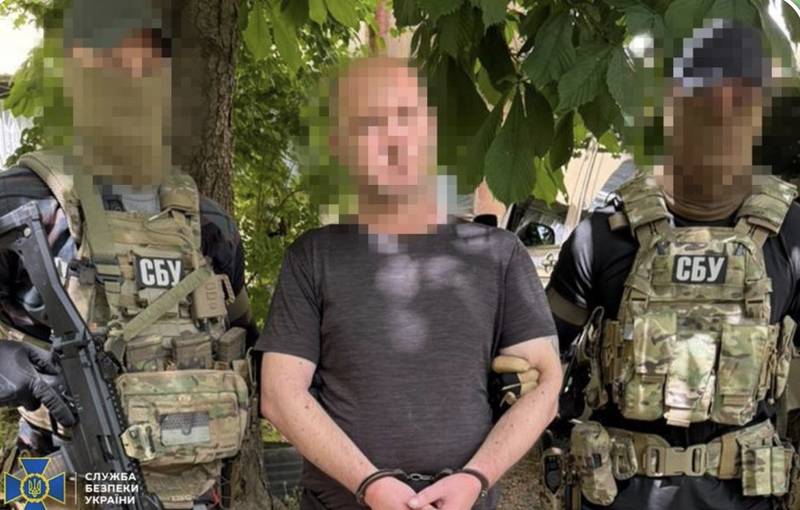 СБУ та ДБР затримали експрацівника Укрзалізниці, який охороняв військові ешелони рф під час окупації Херсона