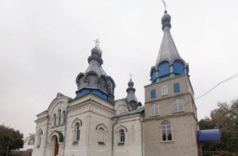Вирішили перейти до ПЦУ після того, як загиблого воїна відмовилися відспівувати українською
