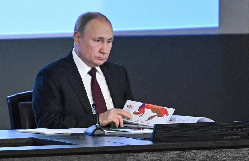 Путін досі мовчить про удар по Москві