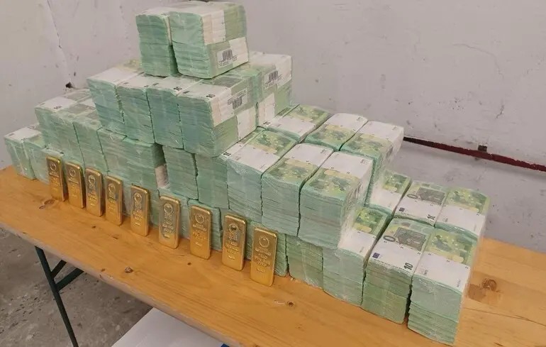 Генпрокурор Угорщини піде у відставку після справи щодо Ощадбанку