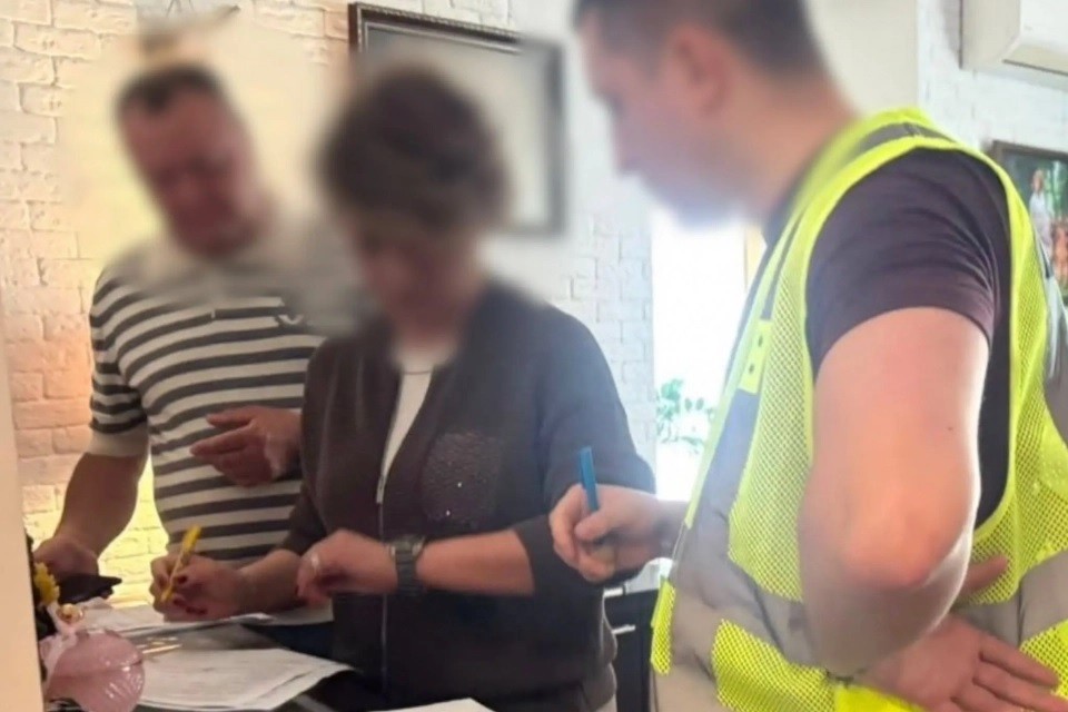 Багатомільйонні зловживання під час спорудження укриття для ліцею на Хмельниччині.