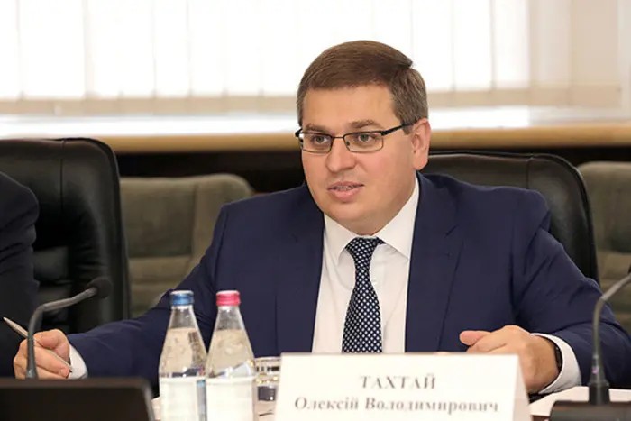 На угоду зі слідством у справі про хабарництво та розкрадання пішов соратник Авакова