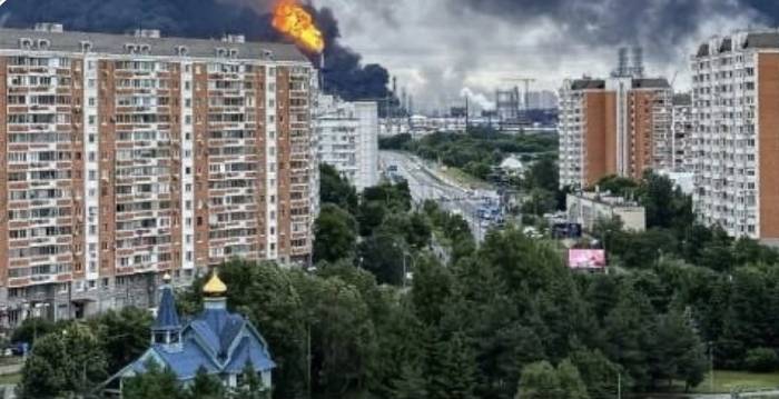 Українські атаки вивели з ладу до 40% потужностей російських НПЗ, уразивши щонайменше 24 великі підприємства