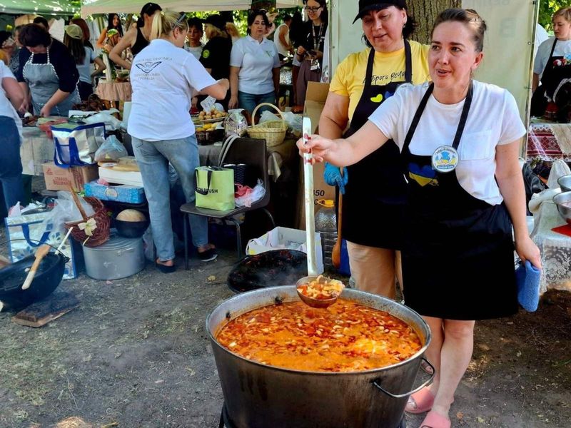 Схід і Захід залишаються разом і йдуть на рекорд