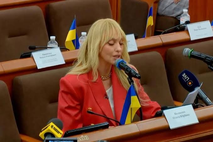 Чому Оля Полякова виступала на засіданні слідчої комісії?