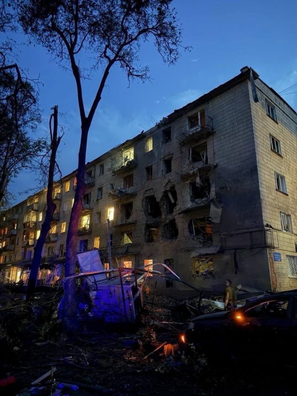 Пекло в Сумах: місто перебувало під масованою атакою російських БПЛА та КАБів