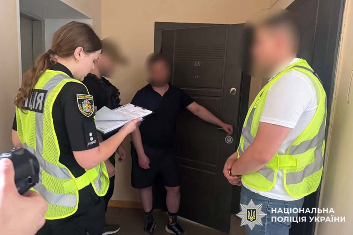 Незаконно зберігав зброю та понад пів тисячі набоїв