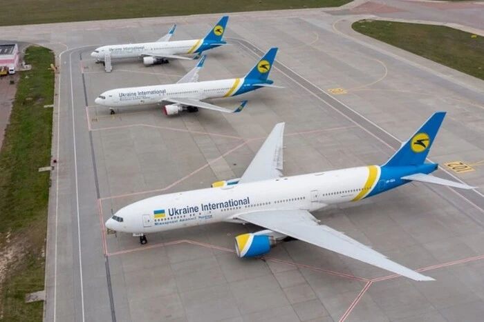 Уряд має відновити цивільне авіасполучення під час війни