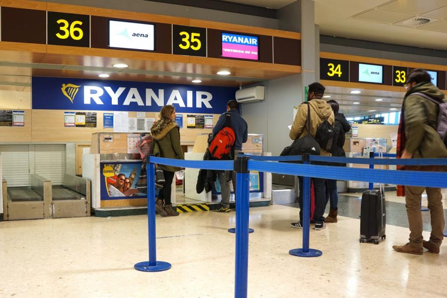 Це не проблема авіакомпанії: у Ryanair відповіли на черги в аеропортах