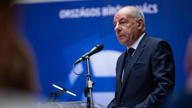 В Угорщині парламент проголосував за усунення з посади президента