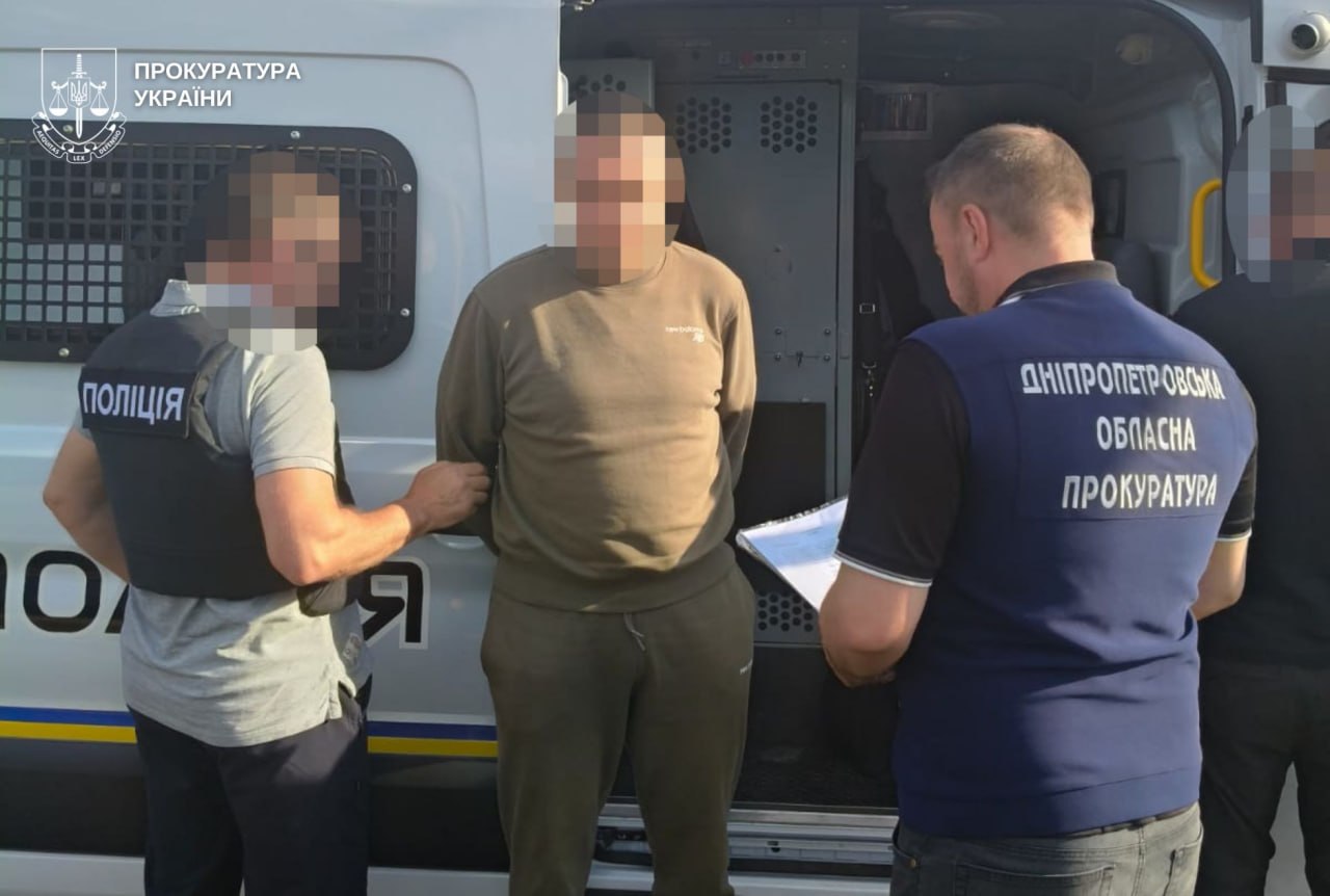 З Німеччини екстрадовано учасника групи, яка виготовляла фальшиві документи