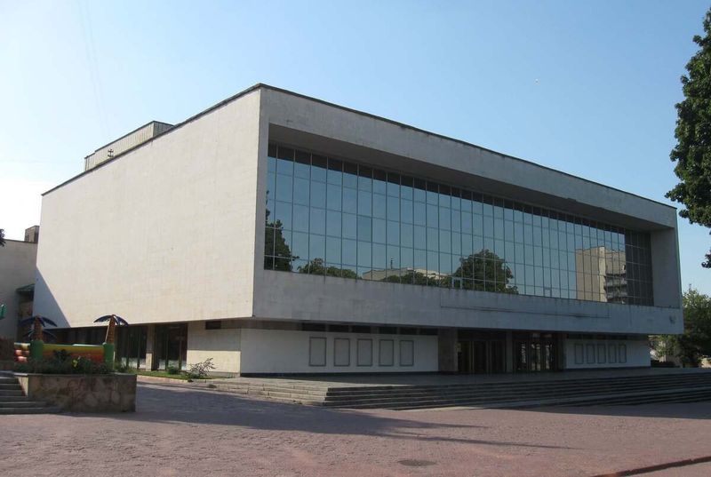 Виставу Хмельницького обласного театру імені Старицького Номінували на всеукраїнську театральну премію