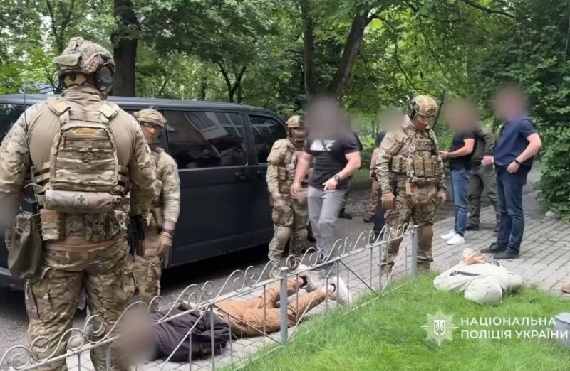 Затримали двох жителів Львівщини, які переправляли чоловіків за кордон