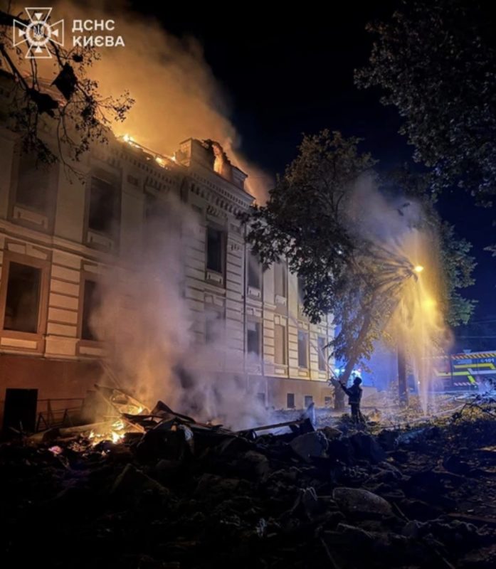 Протягом години – сорок ракет на Київ!