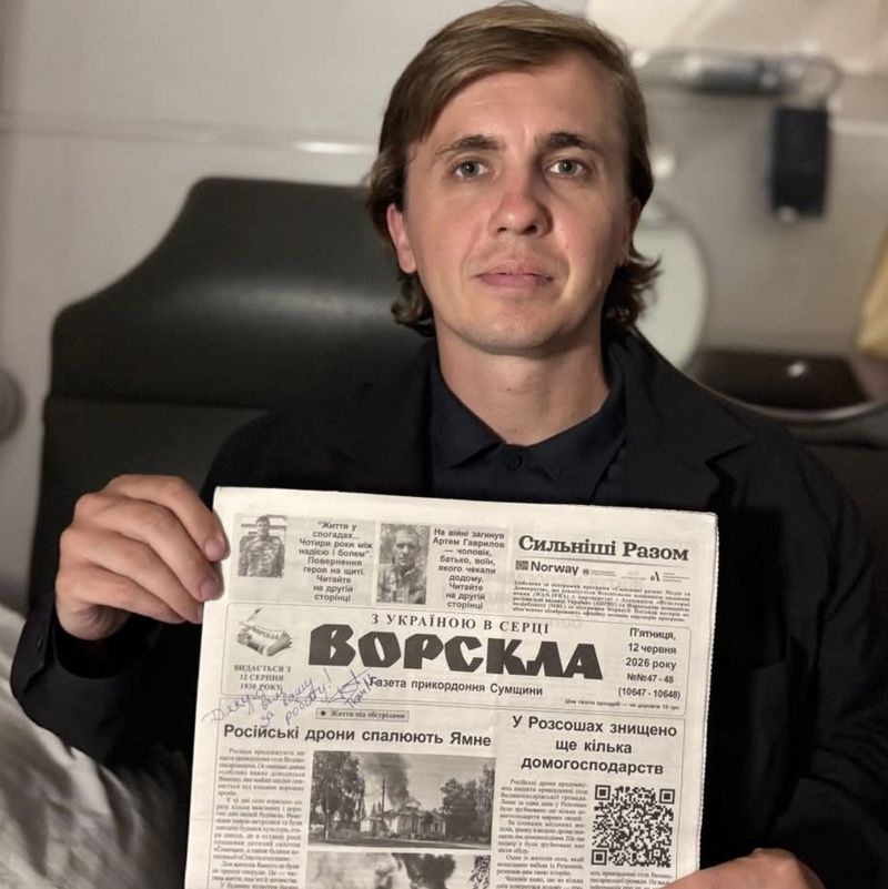 Журналістське купе. Повертаючись днями до Києва після міжнародного відрядження, я їхав в одному купе з Михайлом Ткачем