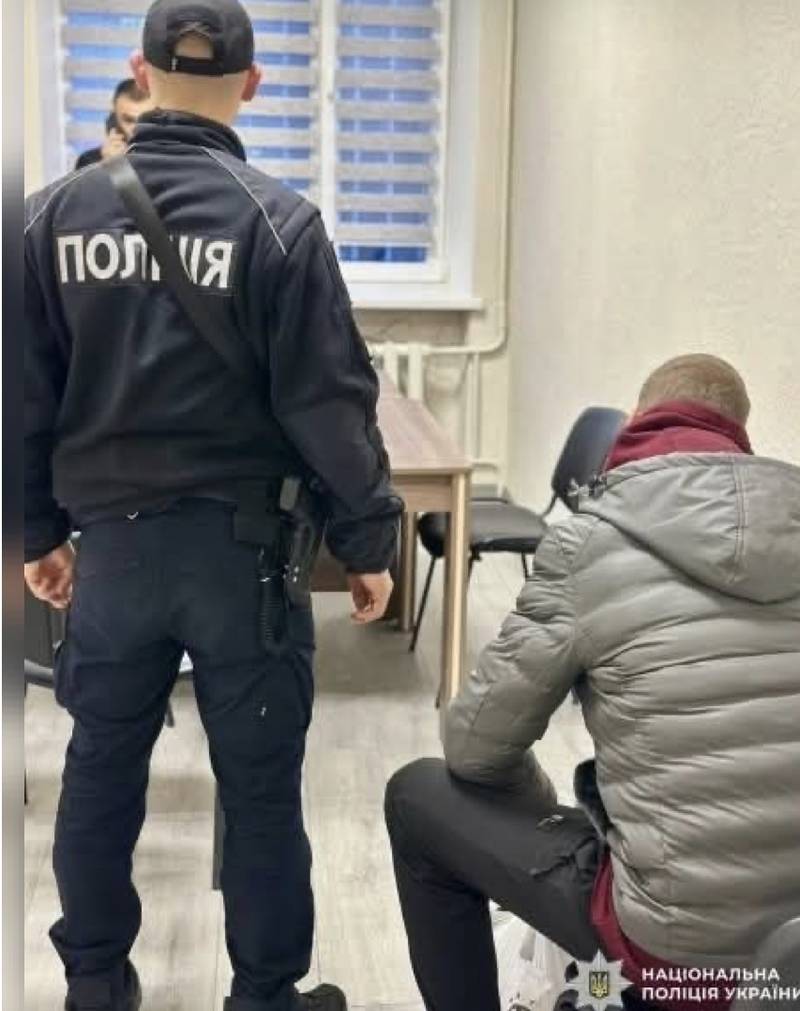 За крадіжку грошей із будинку односельця засудили 23-річного жителя Могилів-Подільщини