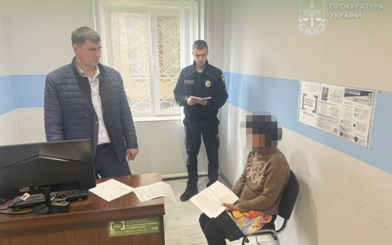 Напад з ножем на 17-річну доньку