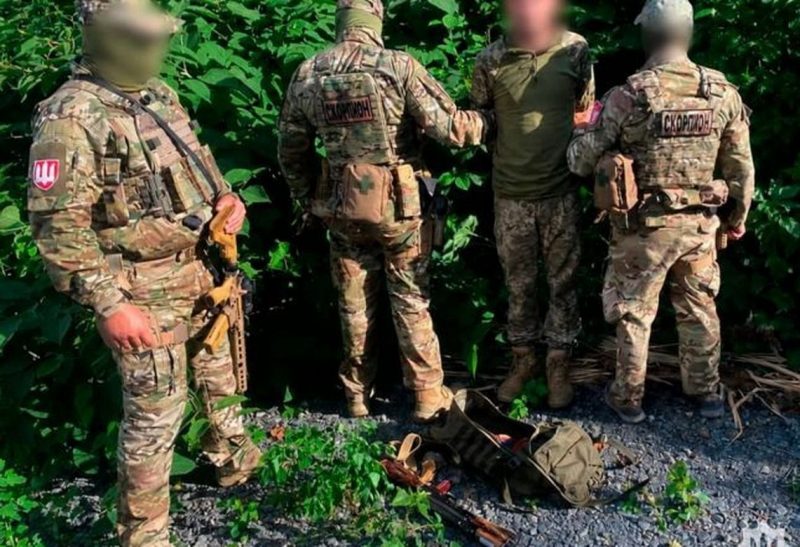Втік в СЗЧ з автоматом