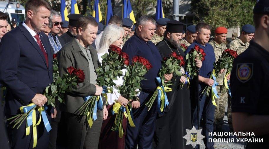 З5 років відновлення української державності: у День Незалежності у Вінниці вшанували пам’ять полеглих за Україну
