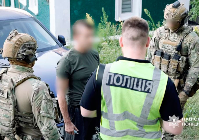 Коли авторитет стає небезпекою: що приховувалося за дверима мовного центру
