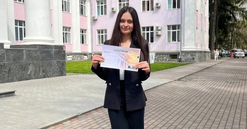 Вінницька випускниця успішно перездала тест