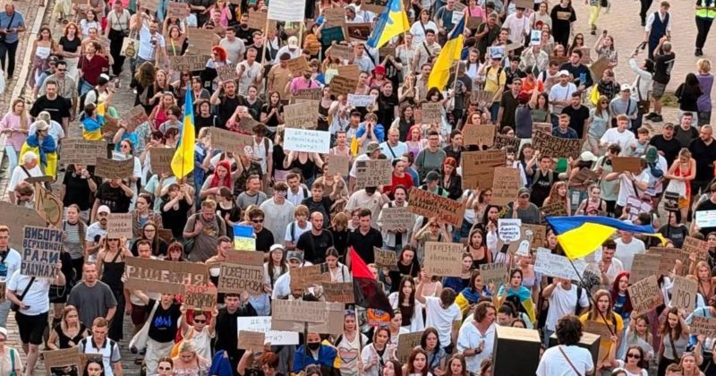 В Україні відновилися протести через звільнення Федорова