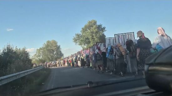 Ось так виглядає заборонена хода до Почаївської Лаври