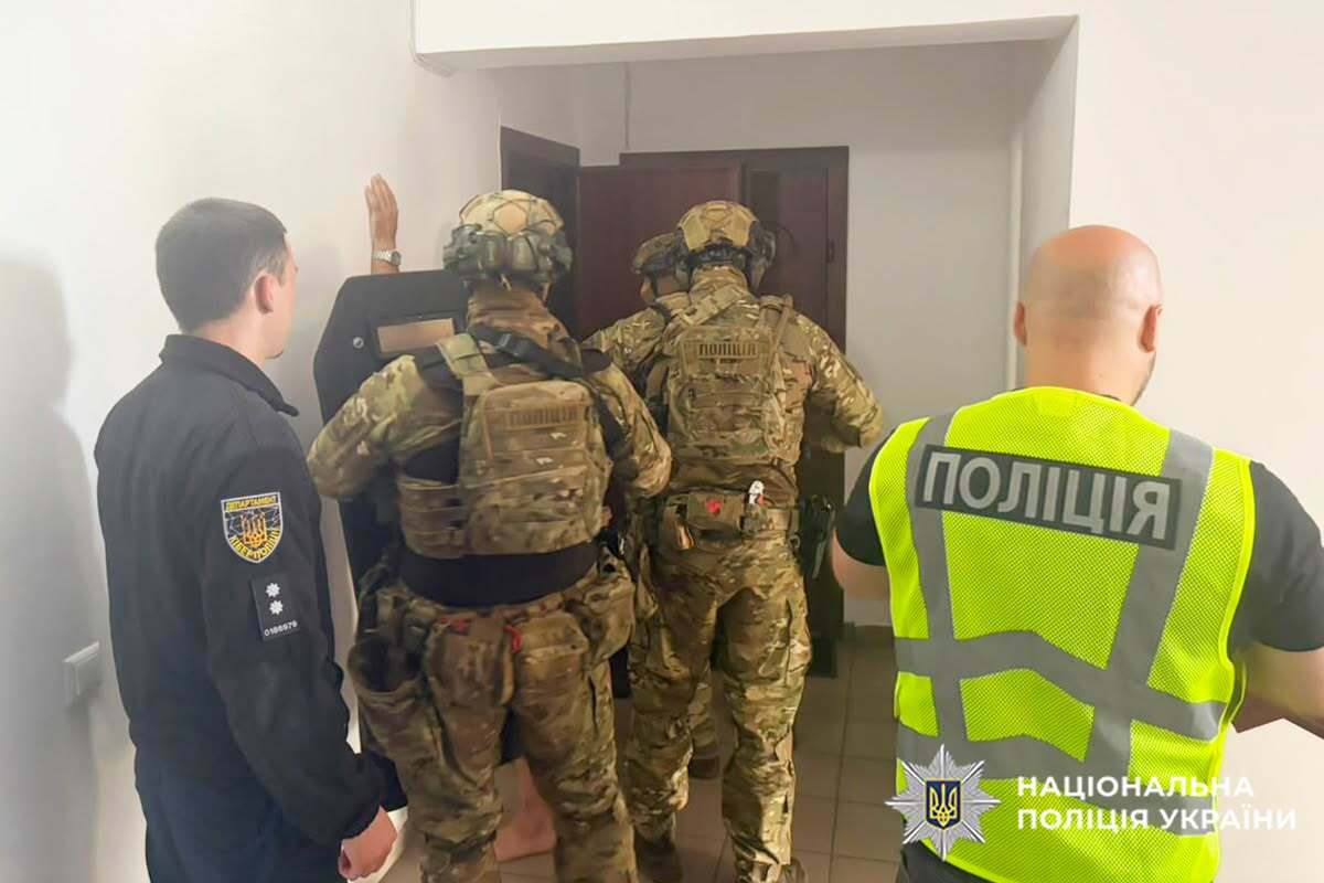 У Хмельницькому викрили шахрайський офіс