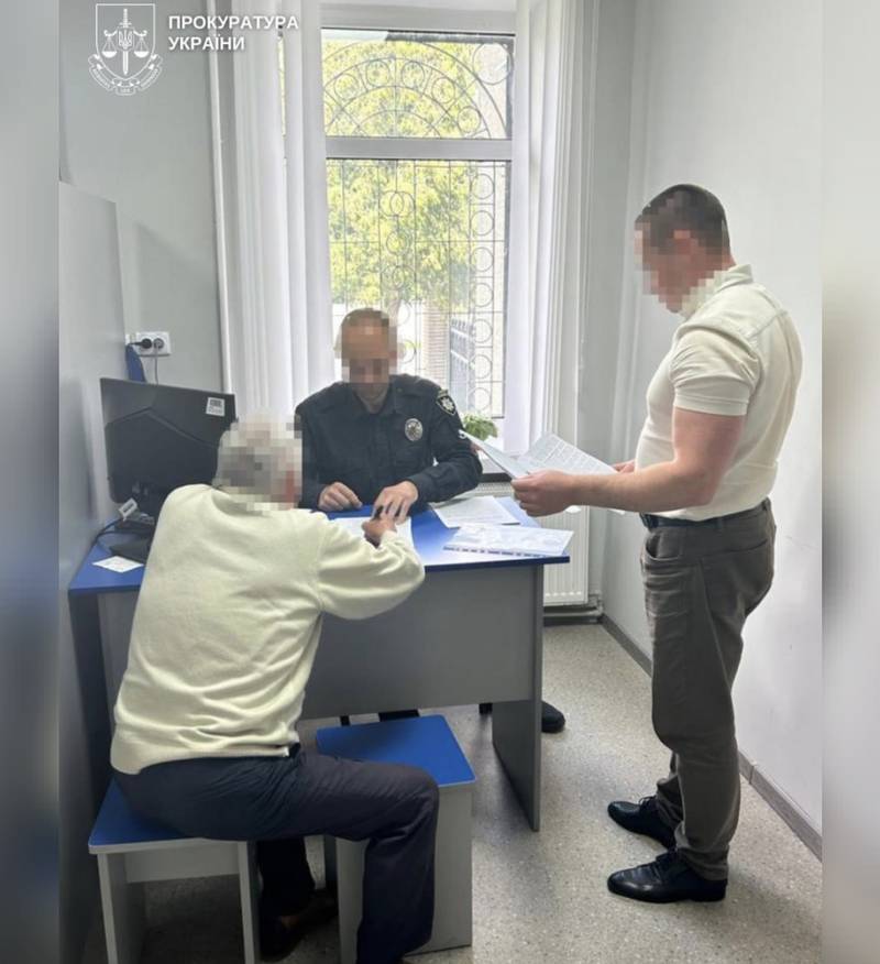 Дід, доглядаючи онучку, ґвалтував її   