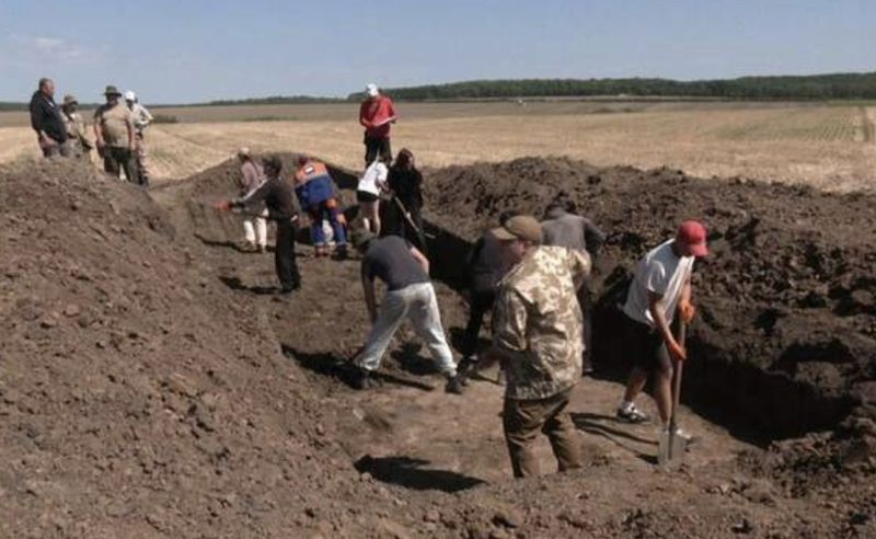 Археологи знайшли рідкісну  прикрасу у скіфському похованні на Хмельниччині
