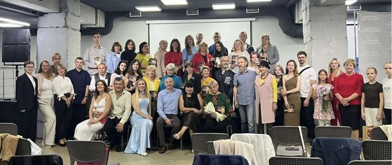Презентували поетичний альманах «Поезія незламних»