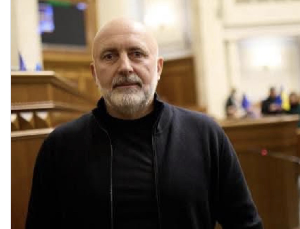 Політичний вибух у Кам’янці: нардеп гостро розкритикував дійства міського голови через ситуацію з Ліцеєм № 3