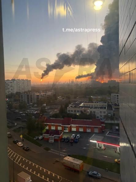 Горить Москва