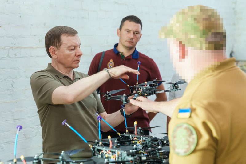 Для захисту неба над Вінниччиною команда Міжрегіонального координаційного гуманітарного штабу передала нову партію техніки