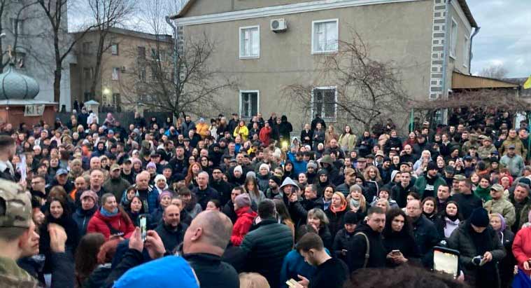 Як завершилась історія із побиттям військового священником МП у церкві