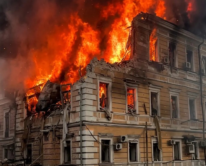 Російський удар проти будівлі української Академії наук.