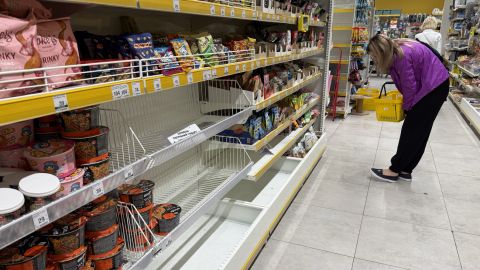 Через удари окупантів по складах – у Києві дефіцит продуктів