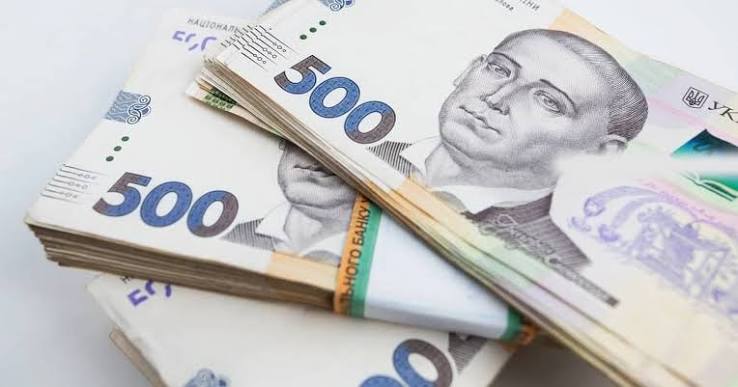 Середня зарплата одного нардепа разом із надбавками в 2025 році становила 60 892 грн на місяць
