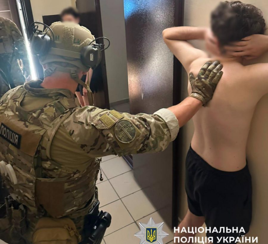 Поліція викрила мережу кібершахраїв у столиці та 19 областях України