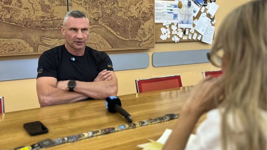 Кличко розповів чому його діти не боронять Україну