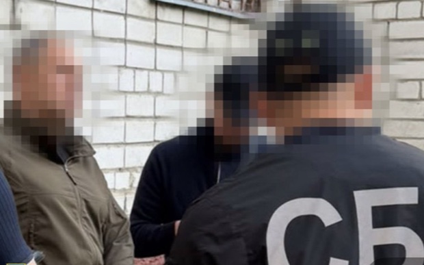 Затримали посадовця ЗСУ, який вимагав хабар від постачальника маскувального спорядження для української армії