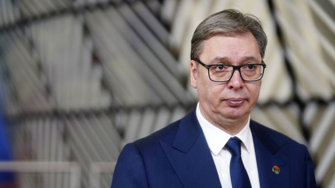Президент Сербії пішов у відставку