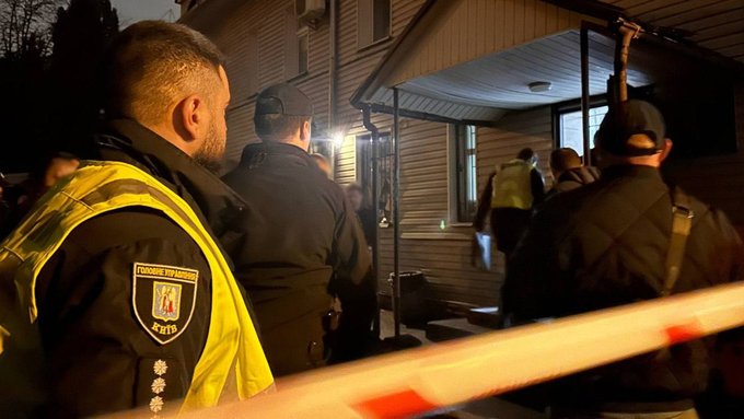 Чоловік у ТЦК відкрив вогонь з пістолета